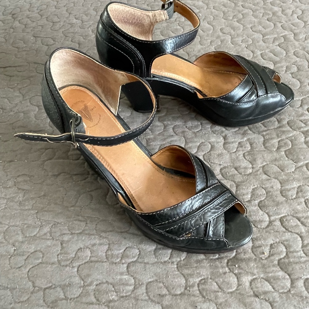 Frye Women’s Classic Platform Heels
